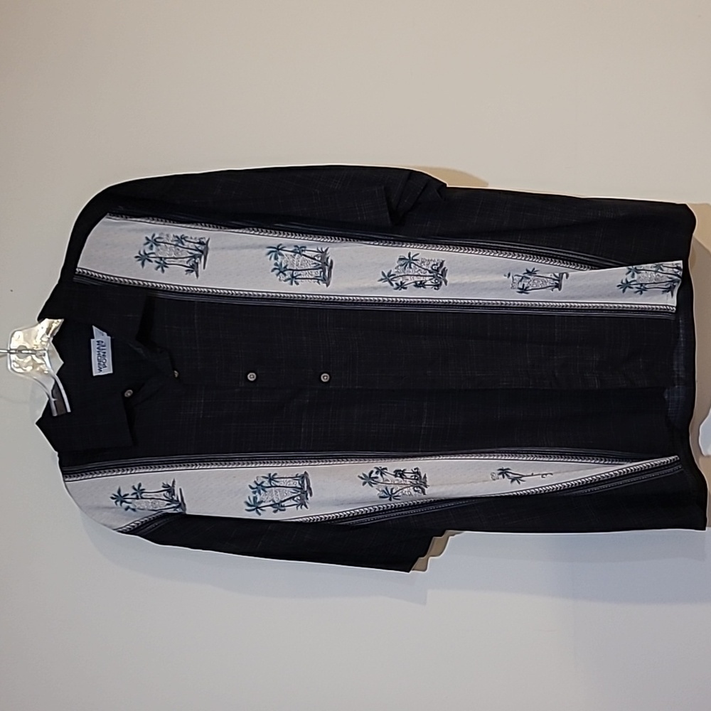 WINDHAM POINTE BLACK BUTTON DOWN WITH PALM TREES